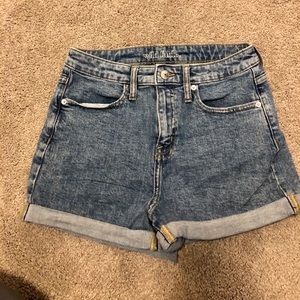 WOMENS HIGHWAISTED JEAN SHORTS